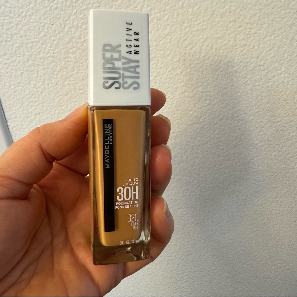 Maybelline Super Stay Up To 30H Foundation (1.0oz./30ml) New-320 Honey Miel